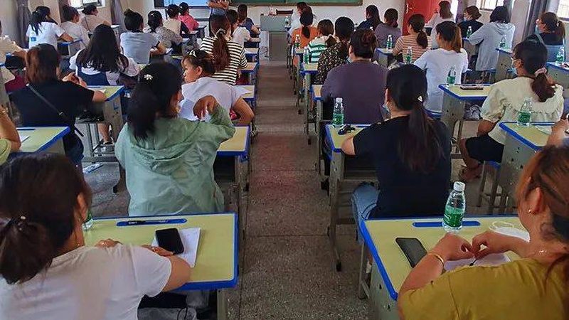 行政管理自考本科学历有什么用？职场晋升的利器
