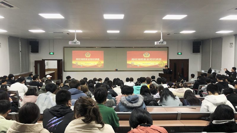 小标题：报名费，背后的成本考量